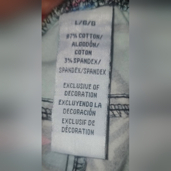 EUC OH SNAP SHORTS SIZE L - Picture 3 of 5